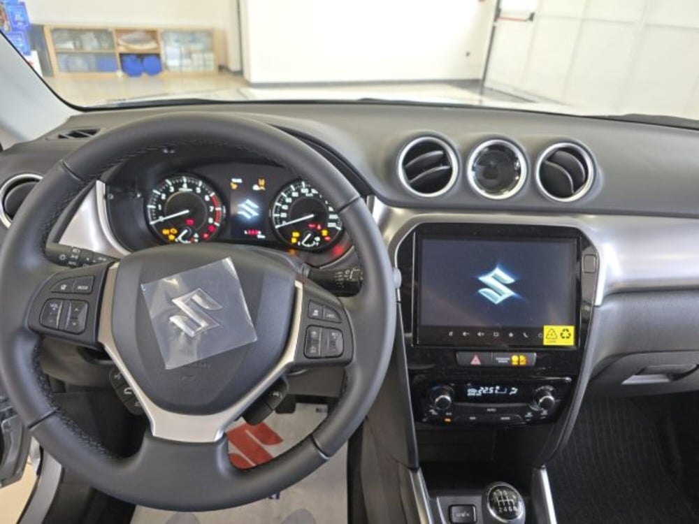 Suzuki Vitara nuova a Reggio Emilia (11)