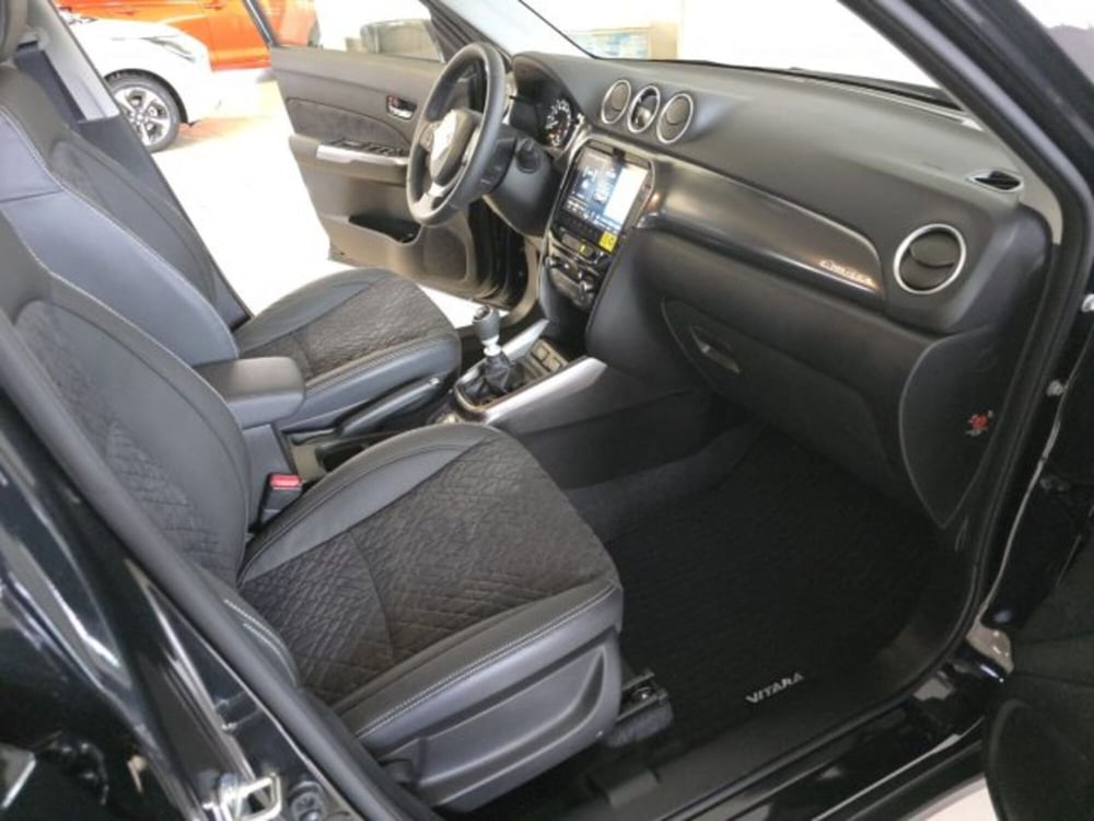 Suzuki Vitara nuova a Reggio Emilia (13)