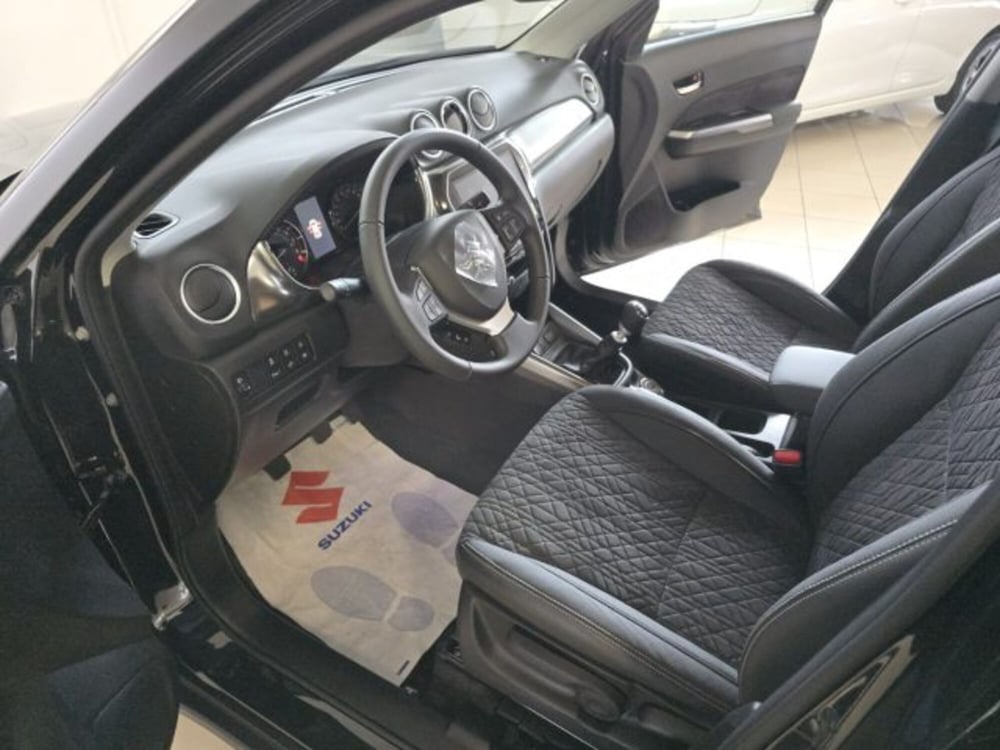 Suzuki Vitara nuova a Reggio Emilia (9)