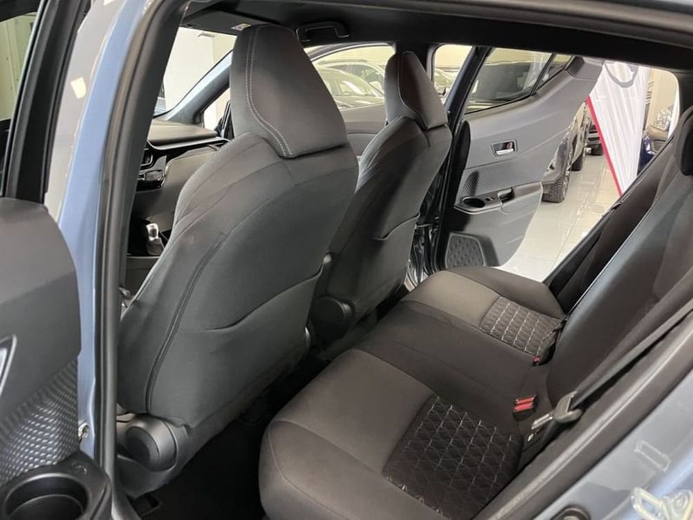 Toyota Toyota C-HR usata a Prato (10)