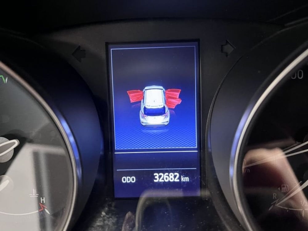 Toyota Toyota C-HR usata a Prato (11)