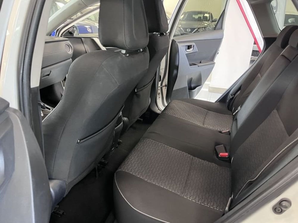 Toyota Auris Station Wagon usata a Prato (11)