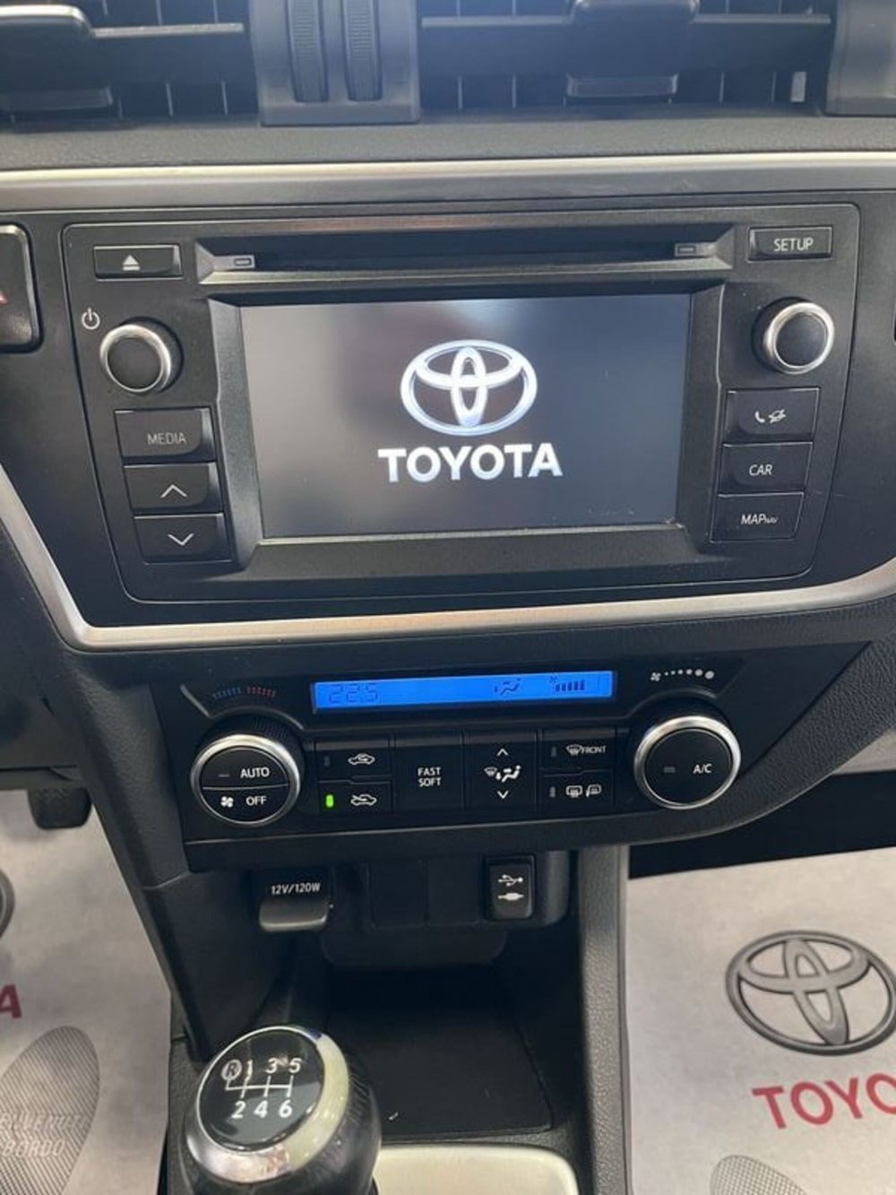 Toyota Auris Station Wagon usata a Prato (12)