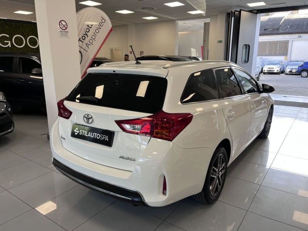 Toyota Auris Station Wagon usata a Prato (4)