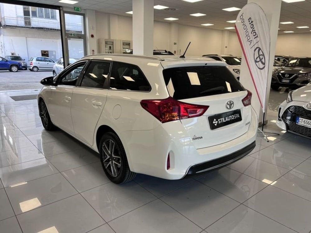 Toyota Auris Station Wagon usata a Prato (6)