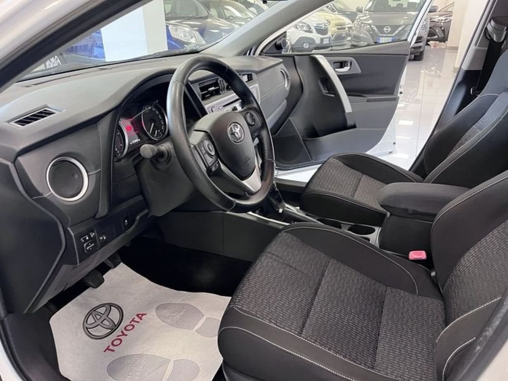 Toyota Auris Station Wagon usata a Prato (7)
