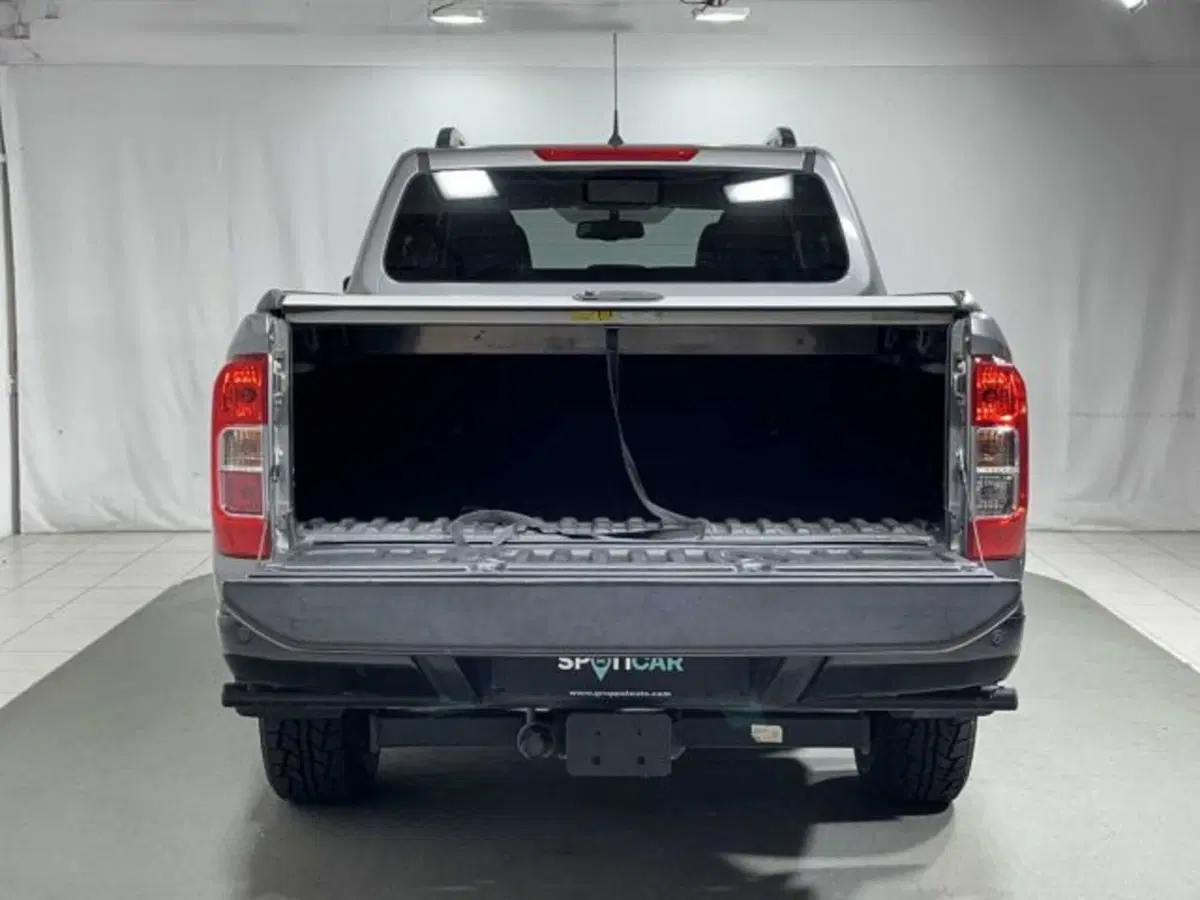 Nissan Navara usata a Sondrio (6)