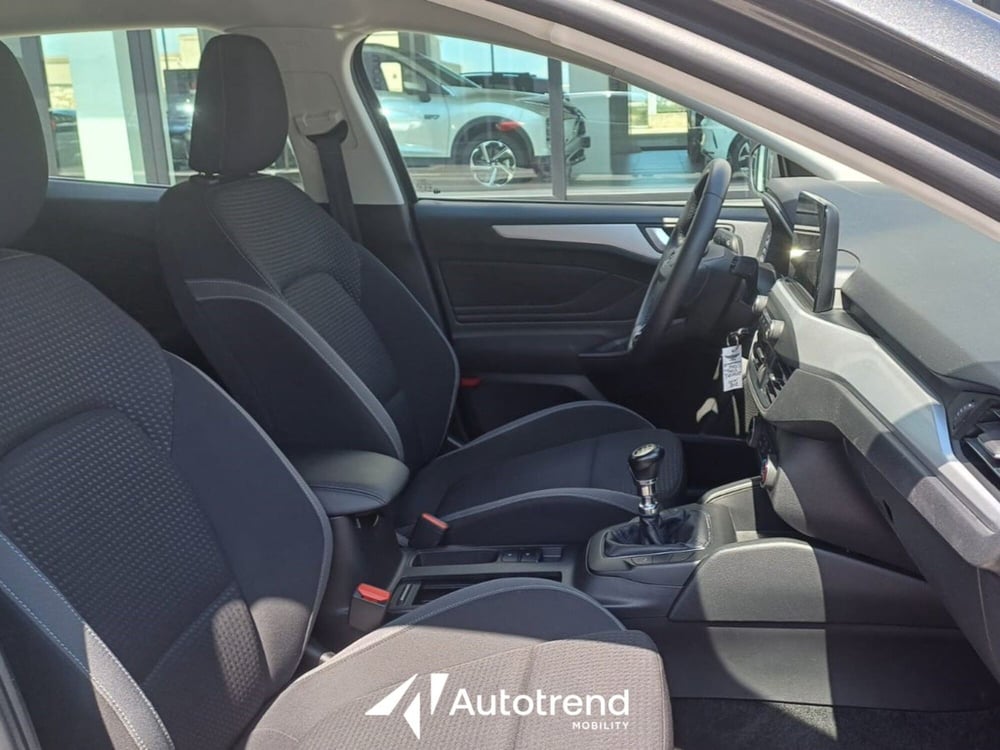 Ford Focus Station Wagon usata a Bari (7)