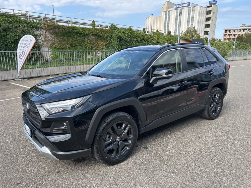 Toyota Rav4 nuova a Milano