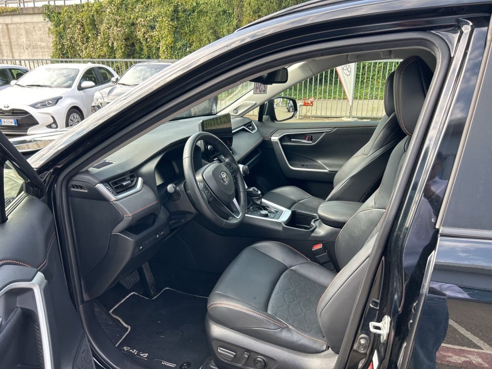 Toyota Rav4 nuova a Milano (10)