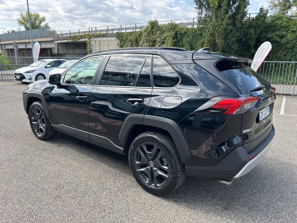 Toyota Rav4 nuova a Milano (5)