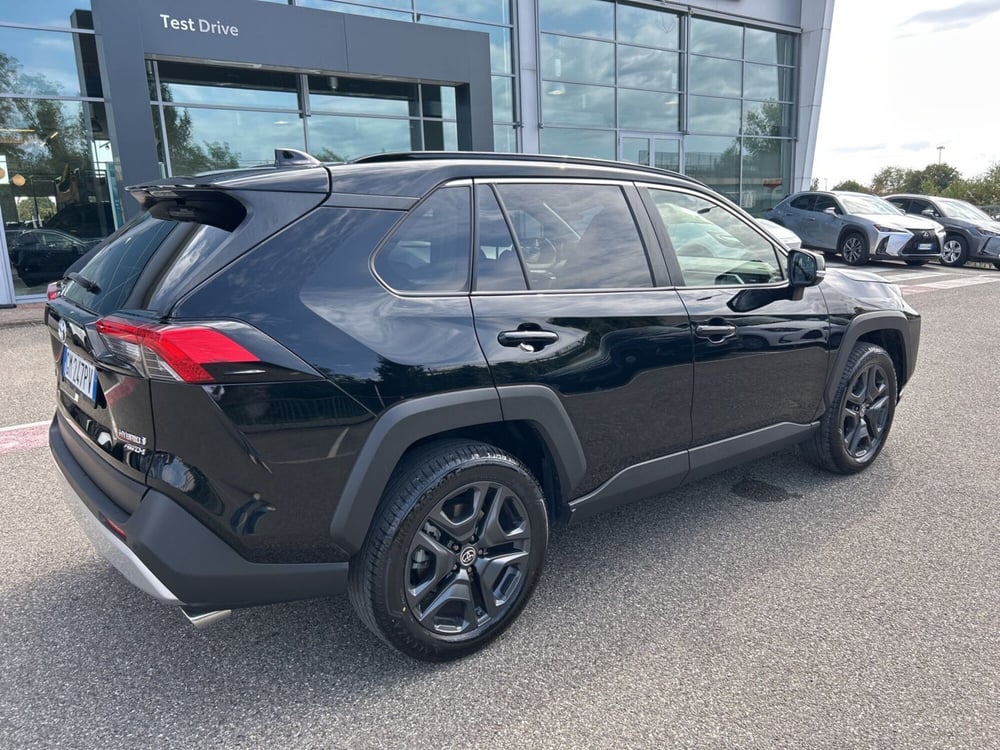 Toyota Rav4 nuova a Milano (7)