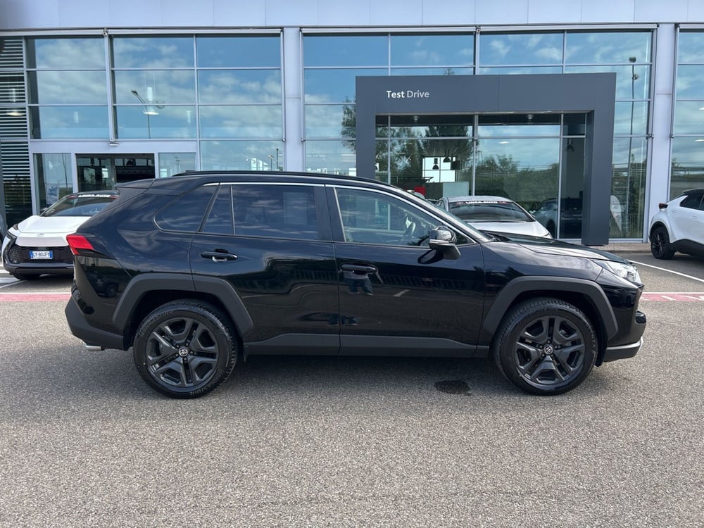 Toyota Rav4 nuova a Milano (8)