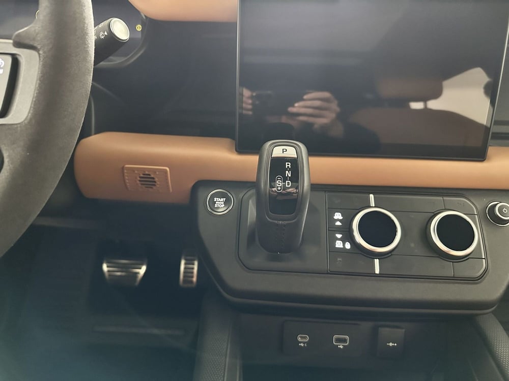 Land Rover Defender usata a Torino (11)