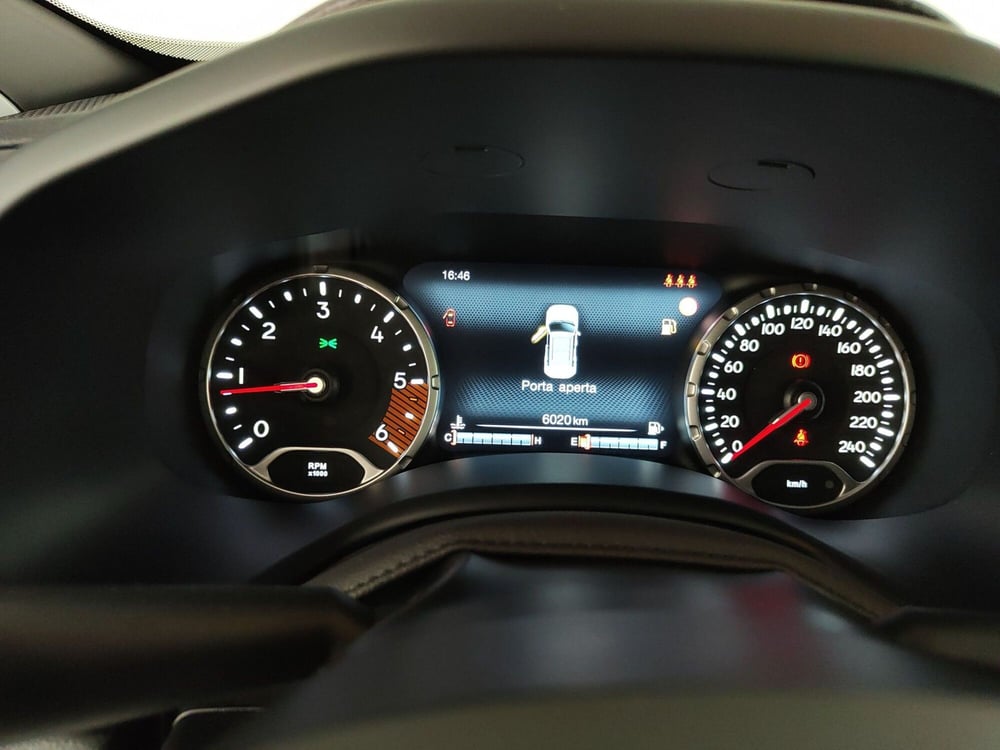 Jeep Renegade usata a Caserta (18)
