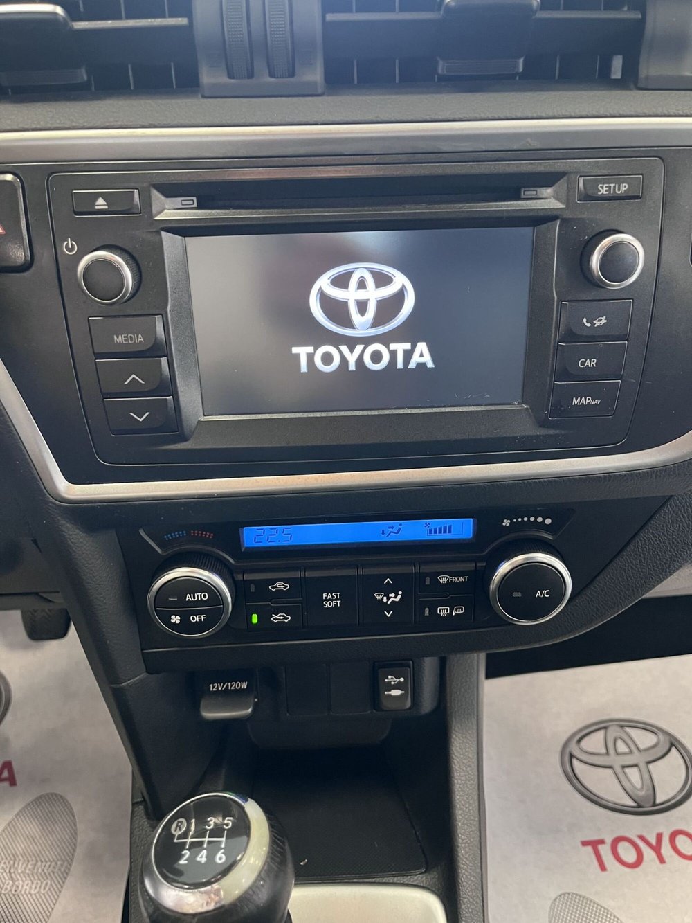 Toyota Auris Station Wagon usata a Prato (12)