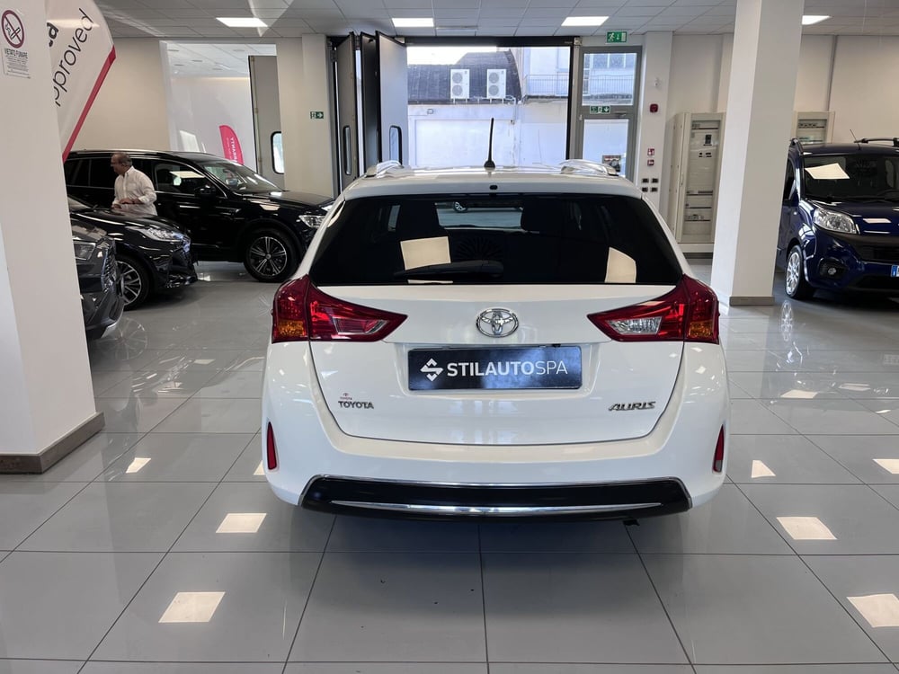 Toyota Auris Station Wagon usata a Prato (5)