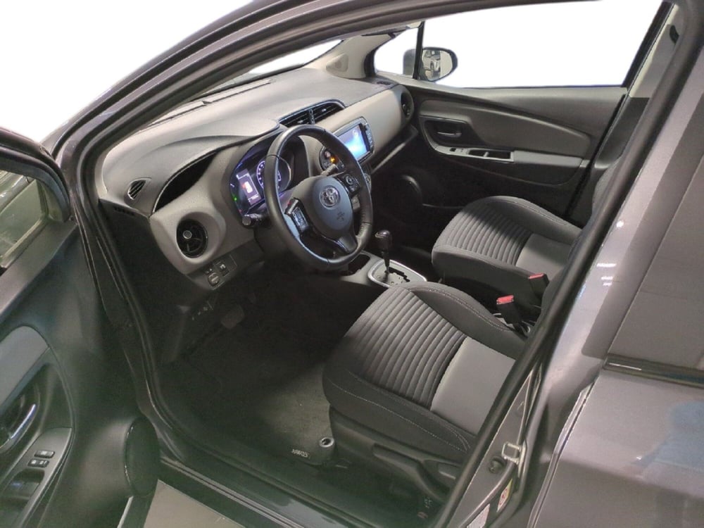 Toyota Yaris usata a Milano (12)