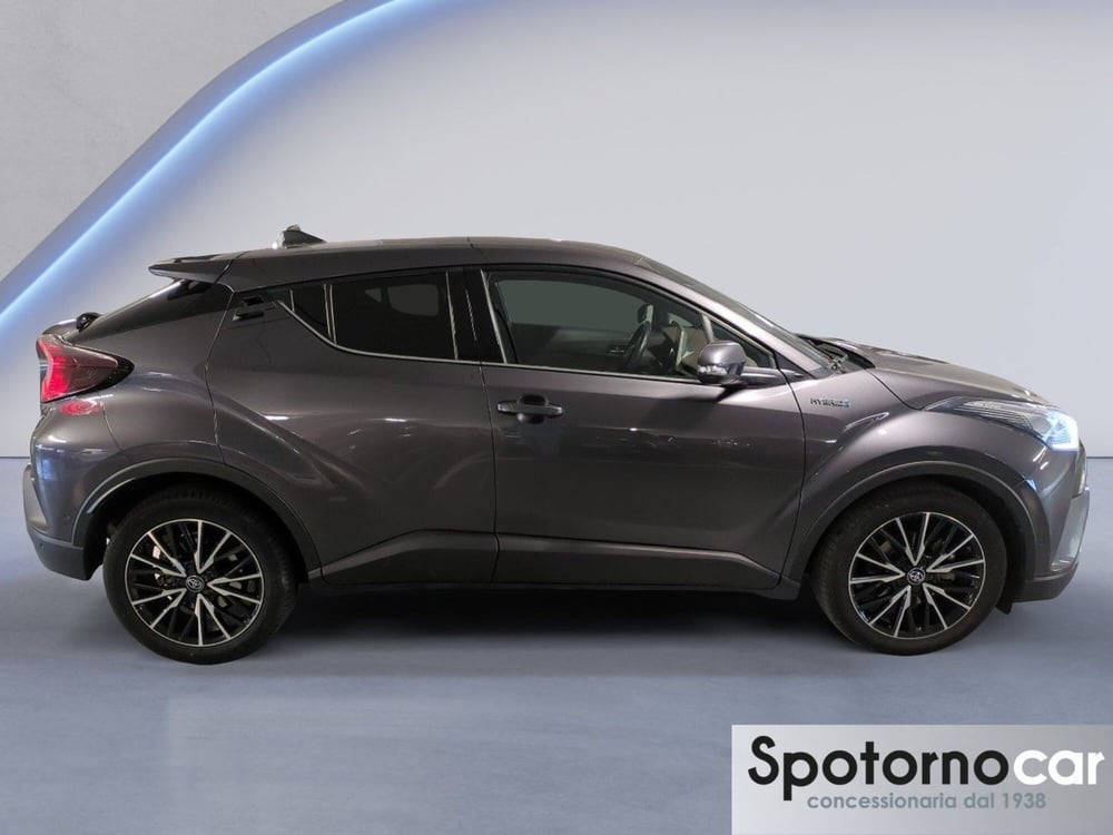 Toyota Toyota C-HR usata a Milano (8)