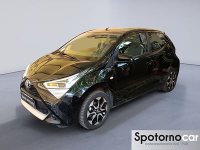 Toyota Aygo Connect 1.0 VVT-i 72 CV 5 porte x-play MMT del 2020 usata a Sesto San Giovanni