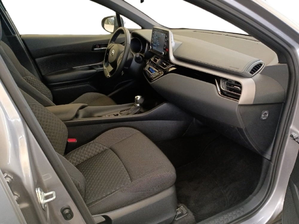 Toyota Toyota C-HR usata a Milano (6)