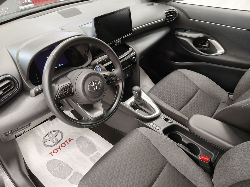 Toyota Yaris Cross usata a Roma (13)