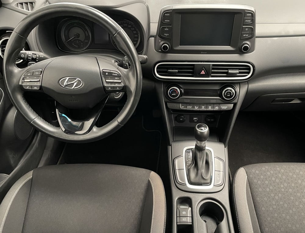Hyundai Kona usata a Novara (11)
