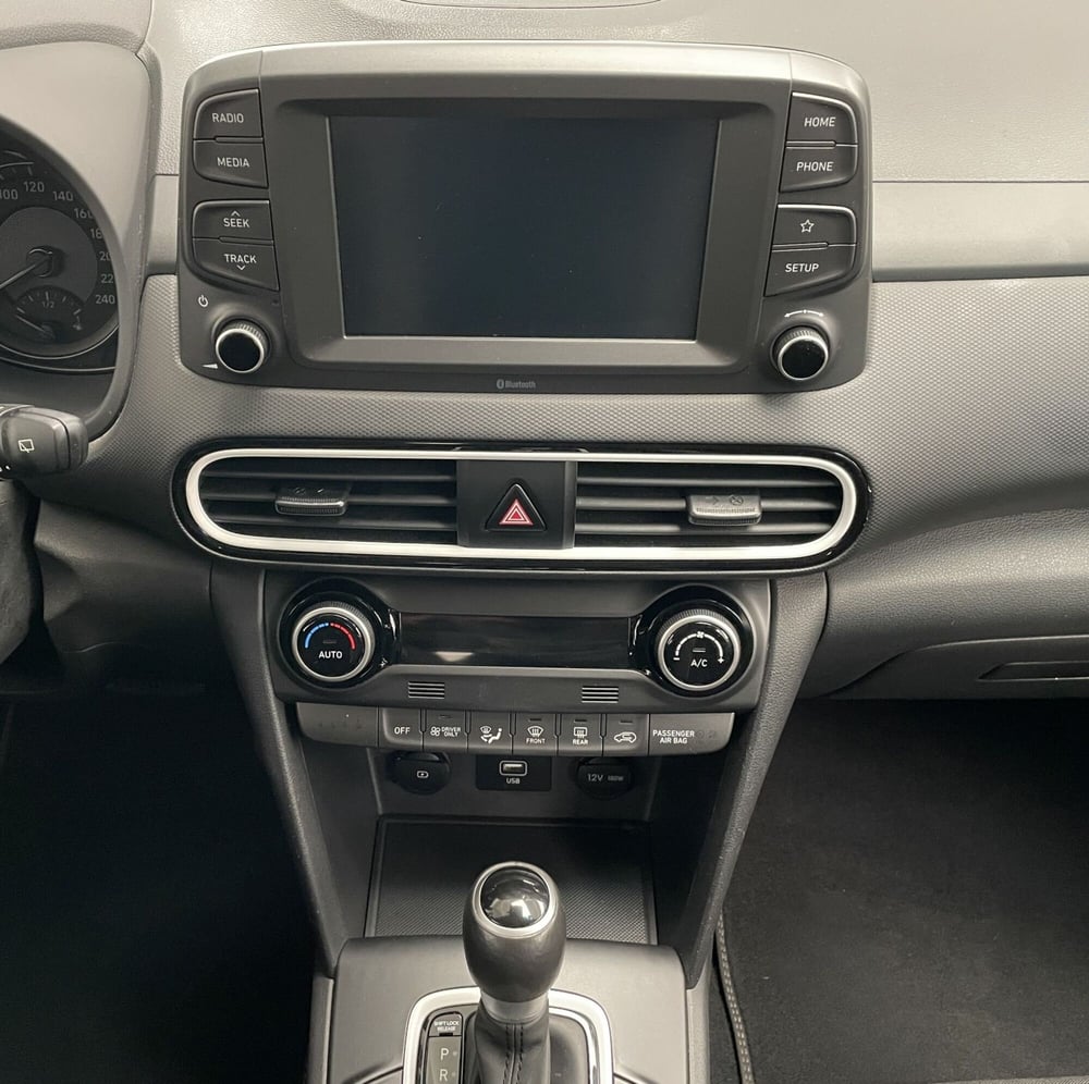 Hyundai Kona usata a Novara (13)