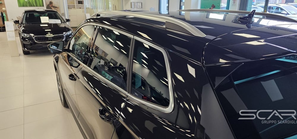 Skoda Karoq nuova a Livorno (17)