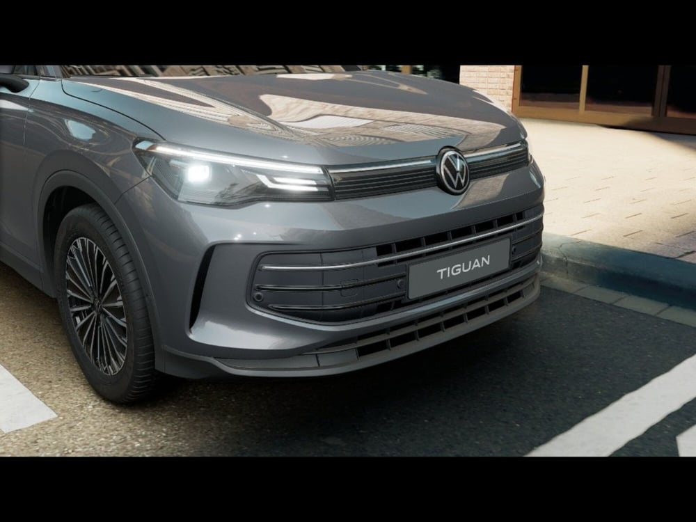 Volkswagen Tiguan nuova a Livorno (6)