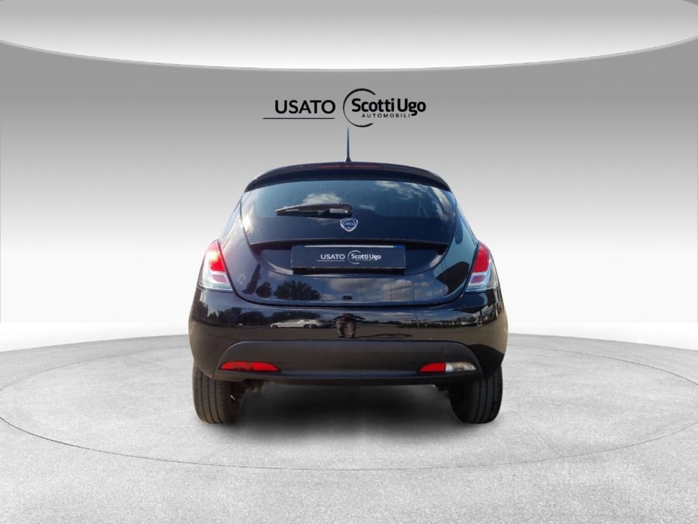 Lancia Ypsilon usata a Pisa (5)