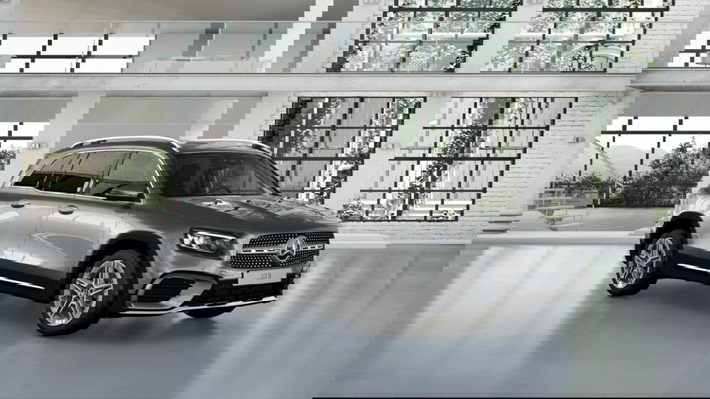 Mercedes-Benz GLB nuova a Pescara