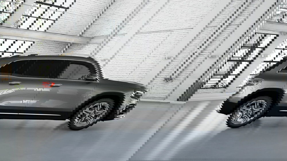 Mercedes-Benz GLB nuova a Pescara (4)