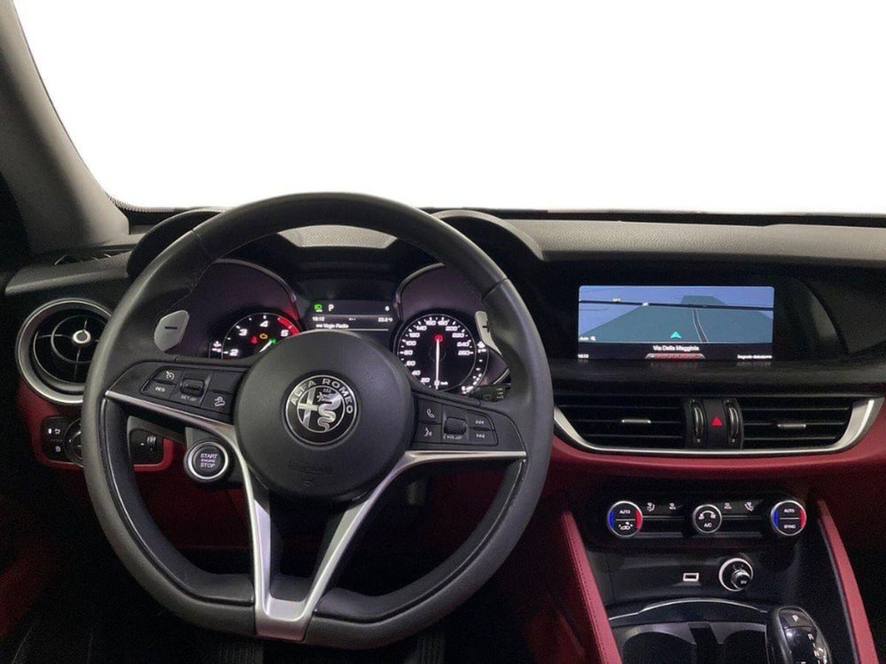 Alfa Romeo Stelvio usata a Macerata (11)