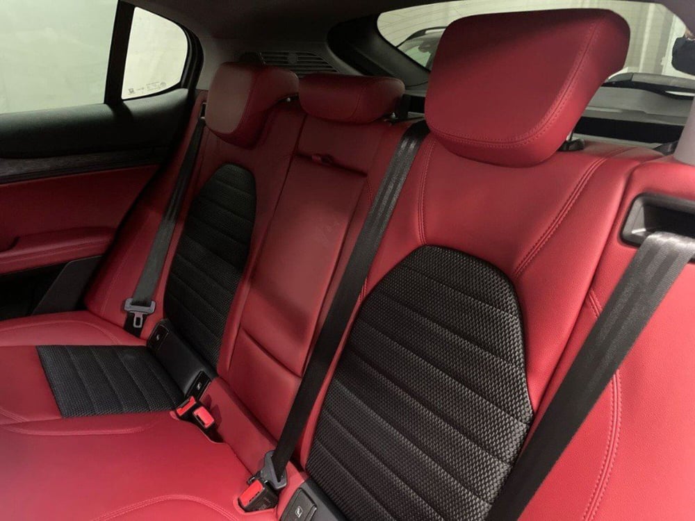 Alfa Romeo Stelvio usata a Macerata (13)