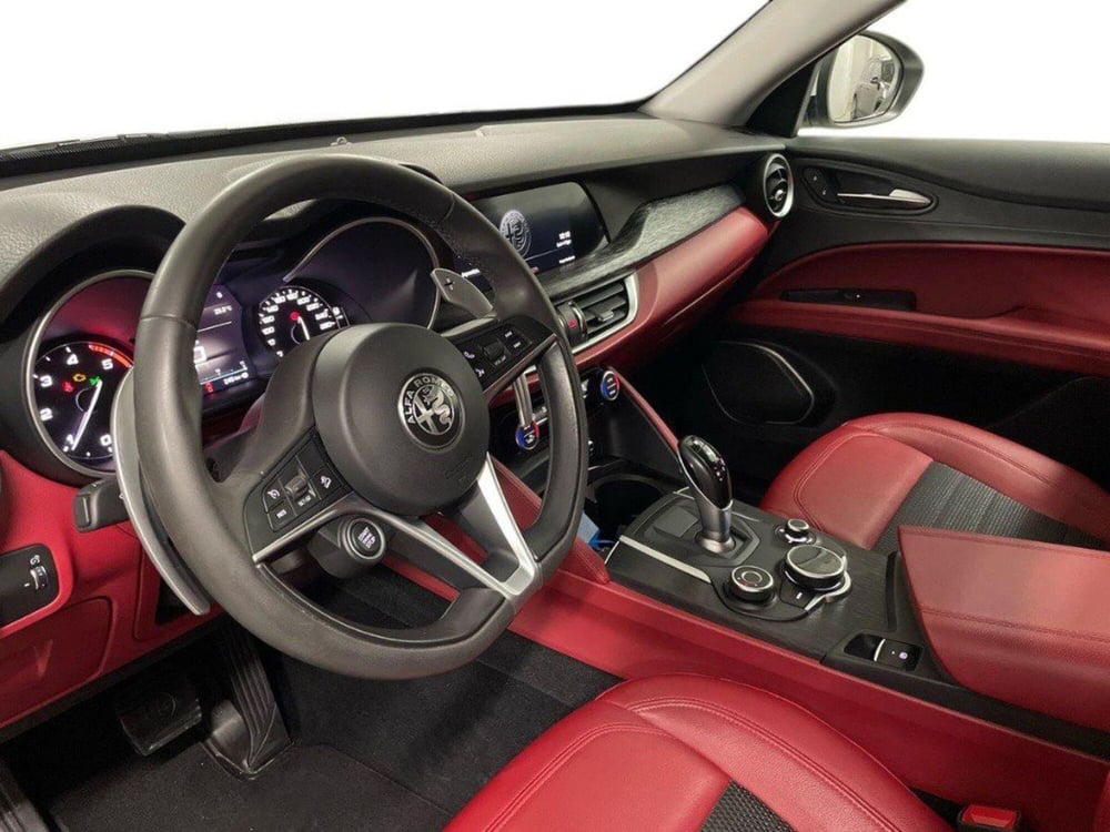 Alfa Romeo Stelvio usata a Macerata (16)