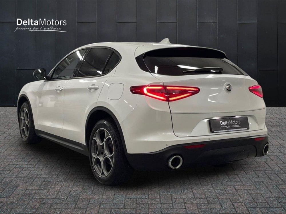 Alfa Romeo Stelvio usata a Macerata (3)