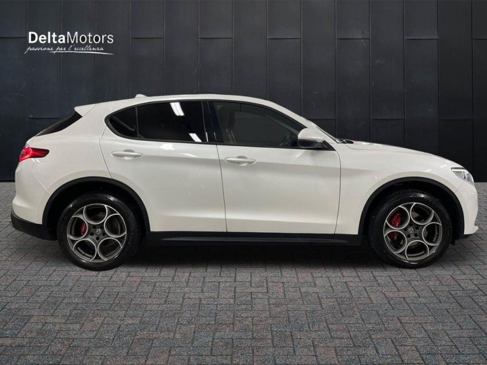 Alfa Romeo Stelvio usata a Macerata (5)