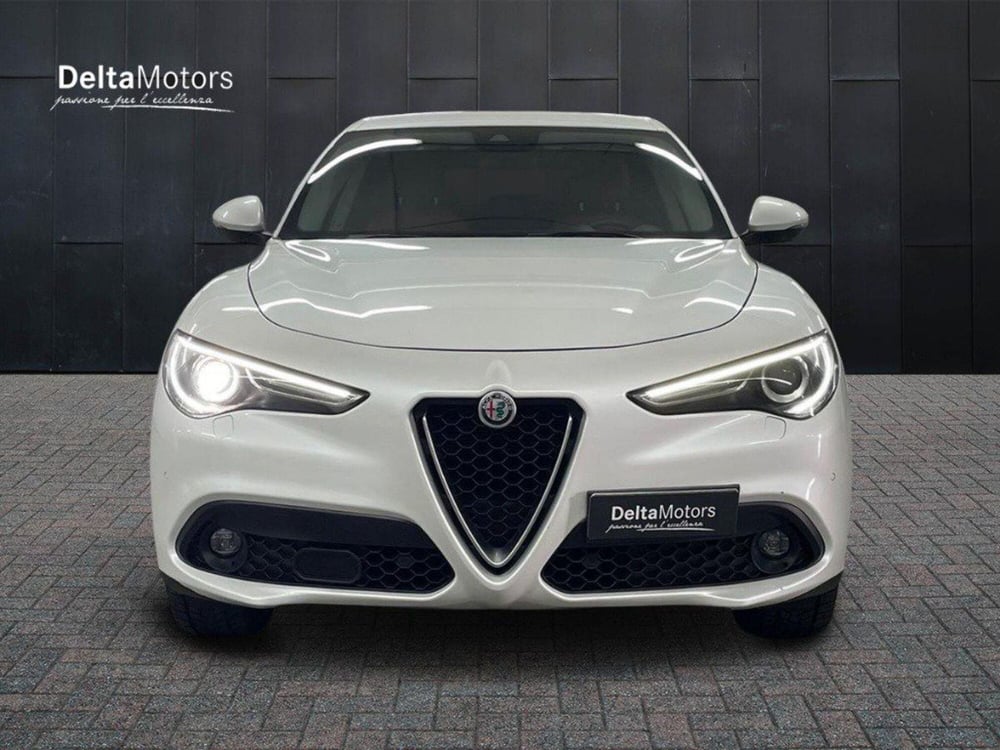 Alfa Romeo Stelvio usata a Macerata (6)