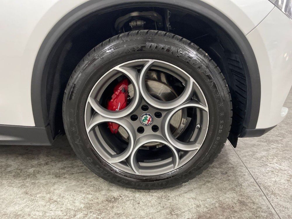 Alfa Romeo Stelvio usata a Macerata (8)