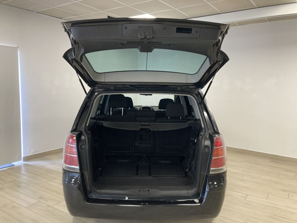 Opel Zafira usata a Torino (8)