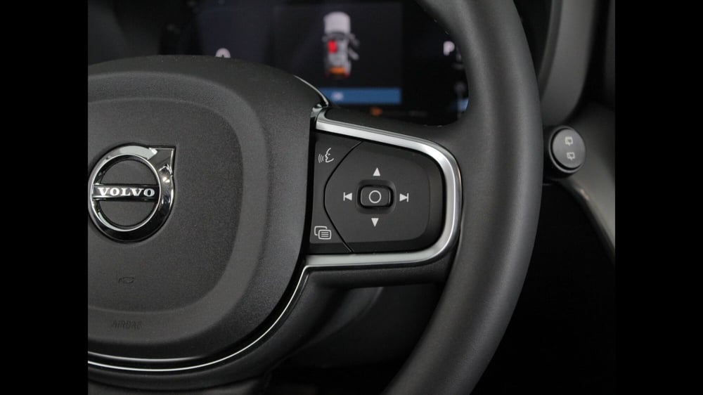 Volvo XC60 nuova a Palermo (12)
