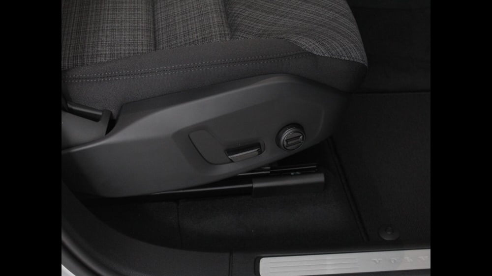 Volvo XC60 nuova a Palermo (14)