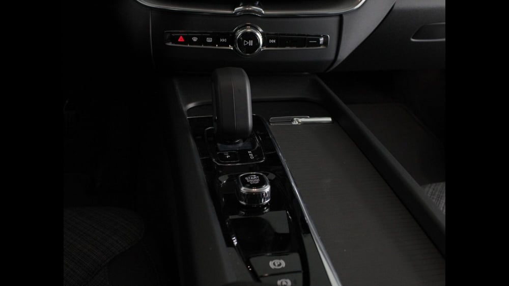 Volvo XC60 nuova a Palermo (15)