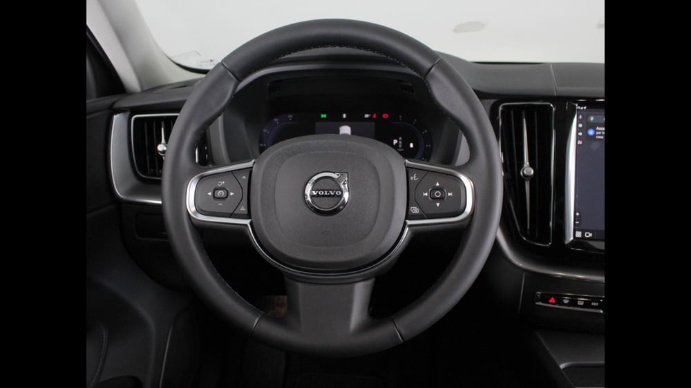 Volvo XC60 nuova a Palermo (6)
