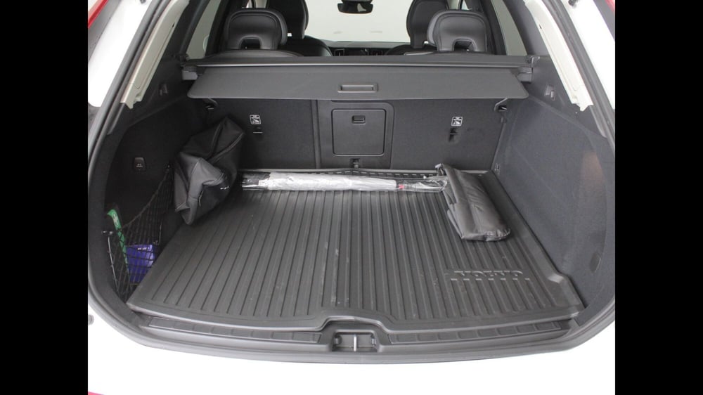 Volvo XC60 nuova a Palermo (7)
