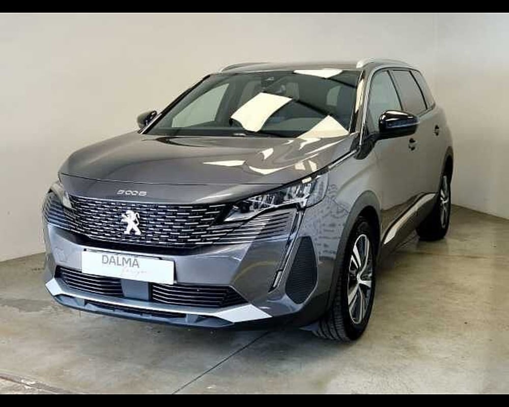 Peugeot 5008 usata a Milano
