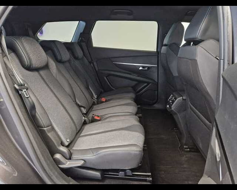 Peugeot 5008 usata a Milano (10)