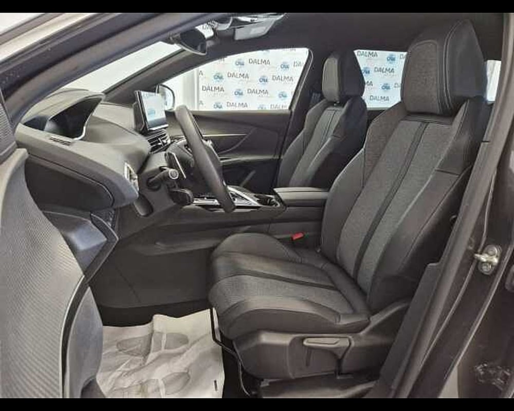 Peugeot 5008 usata a Milano (4)