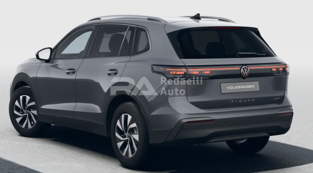 Volkswagen Tiguan nuova a Lecco (3)